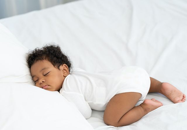 8 astuces naturelles pour aider bébé à s'endormir